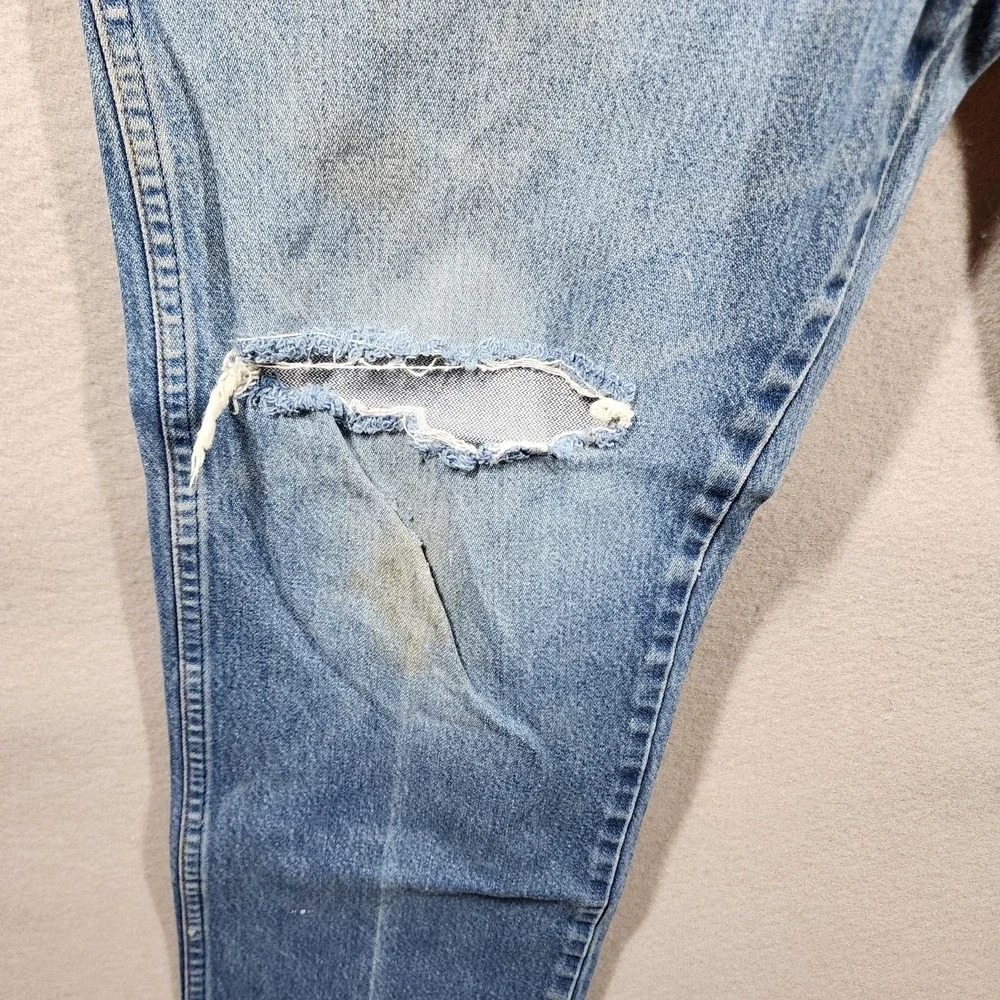 Vintage Wrangler Men's Jeans 36×32 Distressed Light Wash Frayed‎ Hem Wear - Picture 8 of 16